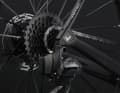 Disc Only: Alle Modelle des neuen Votec VCR sind mit Steckachsen-Systemen von Mavic ausgestattet. Dazu kommt hier, am VRC Evo, eine knackige Sram Force-Schaltung.