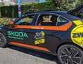Unser In-Race Car - hier durften ich (TOUR Redakteurin Sandra Schuberth) und ein Journalist aus Spanien mitfahren.