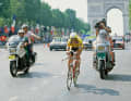 Legendär: Im abschließenden Zeitfahren der Tour de France 1989 wandelt der US-Amerikaner Greg LeMond seinen Rückstand auf Laurent Fignon in acht Sekunden Vorsprung um und gewinnt die Tour.