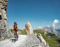 Dank flexiblem Konzept können Gravelbiker ihr Gravel-Peaks-Erlebnis rundum individualisieren. Immer mit dabei: Spektakuläre alpine Landschaften.