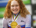 Pieterse mit der gerade gewonnenen Goldmedaille als Cross-Country-Weltmeisterin 2024