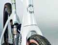 Windschnittig: Auch die Form des Steuerrohrs ist an den Straßenboliden von Cannondale angelehnt, wodurch das SuperX ausgesprochen elegant wirkt.