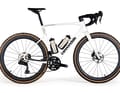 Rennbereit: Gravel-Look für Racer: aerodynamische Rahmen-Silhouette, hohe Felgen, breite Reifen mit relativ feinem Profil.