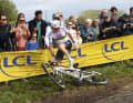 Tadej Pogačar mit dem entscheidenden Fehler bei Paris-Roubaix 2025