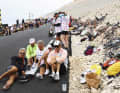 Wetterwendisch - Beim Warten auf die Rennfahrer ist zwischen Sonnenbrand und Frostbeulen am Mt. Ventoux alles möglich