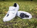 Der neue Shimano Gravelschuh S-Phyre RX910 richtet sich klar an Racer