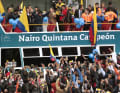 Der 2. Platz bei der Tour macht Quintana in Kolumbien zum Volkshelden. Tausende Fans jubeln ihm bei der Ankunft in Bogota zu