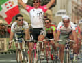 Erik Zabel gewann 1998 zum zweiten Mal Mailand-San Remo. Insgesamt gewinnt er den Klassiker viermal.