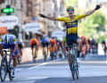 Im Jahr 2020 gewann Wout van Aert bei Mailand-San Remo den Sprint gegen Julian Alaphilippe. Bis heute sein einziger Sieg bei einem Monument.