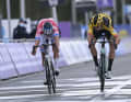 Bei der Flandern-Rundfahrt unterlag Wout van Aert (r.) 2020 im Sprint knapp gegen Mathieu van der Poel.