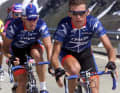 Tyler Hamilton (vorne) war von 1999 bis 2001 ein wertvoller Helfer in den Bergen für Lance Armstrong. Später sorgte er maßgeblich dafür, dass die damaligen Dopingpraktiken aufflogen.