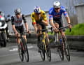 Autobahn? Eher wie auf Schienen waren 2023 Tadej Pogacar, Wout van Aert und Mathieu van der Poel (v.l.) beim E3 Preis unterwegs.