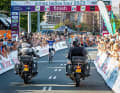 Tausende Menschen verabschiedeten sie im September, kurz vor ihrem 41. Geburtstag, im Ziel der letzten Etappe der Simac Ladies Tour in Arnhem.