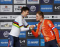 Tadej Pogacar (links) hat seinen Vertrag verlängert. Wie lange laufen die Arbeitspapiere anderer Top-Stars wie Mathieu van der Poel (rechts im Bild)?