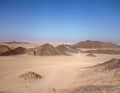 In der Sahara-Wüste auf 2 Rädern bestehen...
