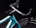 Das Top-Modell bekommt ein windschnittiges Carbon-Cockpit aus der Feder von "Reparto Corse", der Edelschmiede des Traditionsherstellers, spendiert.
