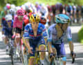 Remco Evenepoel (Soudal – Quick-Step, zweite Position) griff an der letzten Steigung an.