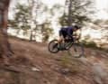 Grizl:ON heißt das neue E-Gravelbike aus dem Hause Canyon.