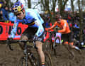 Bereits in den Juniorenklasse entwickelte sich eine Rivalität mit Wout Van Aert (vorne), die sich bei der Elite fortsetze.