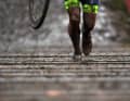 Rad schultern, Treppen steigen: Cyclocross fördert Vielseitigkeit