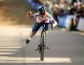 Flying Circus: Der Brite Tom Pidcock (Ineos Grenadiers) ist in allen Sätteln versiert. Seinen ersten großen Erfolg der Saison 2022 feiert der Mountainbike-Olympiasieger im Januar als Cross-Weltmeister im US-amerikanischen Fayetteville im Bundesstaat Arkansas.