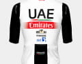 Auf der mittleren Rückentasche gibt es beim 2023er Trikot von UAE Team Emirates einen schwarzen Streifen