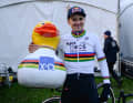 Der Brite nach seinem Sieg beim Cross-Rennen in Kortrijk 2022  