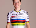 So sieht das neue Outfit von Straßen-Weltmeister Remco Evenepoel aus, der zur Mannschaft Soudal - Quick Step gehört
