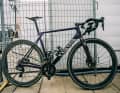 Das Canyon Ultimate CFR, das Gianni Vermeersch bei der Gravel-WM fuhr, ist ein Straßenrad, das fürs Gelände angepasst wurde