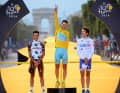 2014: Nach dem Roten Trikot der Vuelta und dem Rosanen des Giros vervollständigt Nibali seine Sammlung mit dem Maillot Jaune. Durch seinen Triumph in Paris ist er nach Jacques Anquetil, Eddy Merckx, Felice Gimondi, Bernard Hinault und Alberto Contador erst der sechste Fahrer, dem der Grand Slam des Radsports gelingt - Chris Froome sollte einige Jahre später nachziehen.