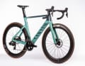 Das Canyon Aeroad CF SLX 7 wiegt 8,3 Kilo.