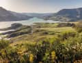 Hoch über dem Stausee Zahara-El Gastor bieten sich fantastische Ausblicke auf den Naturpark der Sierra de Grazalema