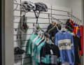 Im Store von Erik Schmauss gab es unter anderm Triktos im Bianchi-Look zu bestaunen.