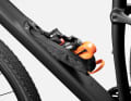 Ein integriertes Staufach und zahlreiche Montagepunkte für Gepäck verorten das Topstone als Bikepacking-Spezialist.