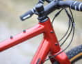 Viele Gravelbikes lassen sich dank Montageösen mit Gepäck beladen.