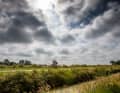 Der Himmel so weit: In der friesischen Provinz prägen Wolken und Wind das Bild.