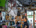 Essen, Kaffee und  Reparaturen in Málagas erstem Rad-Café, dem Recyclo Bike Café
