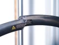 Kostet wenig, hält noch weniger: Produktfälschung von AliExpress als Kopie der originalen Bike Ahead Carbon-Felgen.