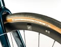 Breite Reifen mit wenig Profil sind das Markenzeichen von Allroad-Bikes.