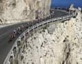 Küstenroller: Jedes Jahr ein Foto wert: das Profipeloton auf dem Weg nach San Remo.