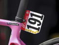 Das rosafarbene Colnago mit der  Nummer 191 transportiert den Giro-Sieger erfolgreich nach Rom