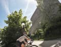 Drastisch: Die Aussicht will erobert werden: Glockenstraße zur Burg Nassau-Oranien.