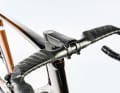 Klassiker: Beim teilintegrierten Cockpit sind Vorbau und Lenker trennbar.