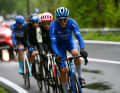 Eine vierköpfige Ausreißergruppe bestimmt die 10. Etappe des Giro d'Italia 2023: Alessandro De Marchi, Magnus Cort Nielsen, Derek Gee und Davide Bais fahren an der Spitze des Rennens