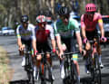 Vom Start weg attackierten vier Fahrer: (V.r.) Stefan de Bod, Luke Burns, Axel Mariault und Tristan Saunders.