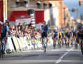 Nick Schultz (links), Sieger der 1. Etappe der Katalonien-Rundfahrt 2024