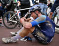 Paris-Roubaix ist eines der anspruchsvollsten Radrennen. Nadav Raisberg (Israel-Premier Tech) sind die Strapazen im Ziel anzusehen