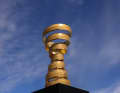Um sie ging es: die Trofeo Senza Fine. Der Pokal für den Gesamtsieger des Giros.