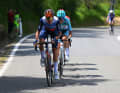 Auch Alessandro de Marchi war auf den ersten 70 Kilometern ein Aktivposten. All seine Angriffe führten allerdingsVon Beginn des Tages wurde attackiert. Auch Julian Alaphilippe zählte zu den frühen Angreifern, wurde aber hier genau wie Danny van Poppel und Fernando Gaviria zunächst wieder gestellt.