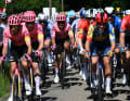 Im Anstieg zum Regensberg werden viele Sprinter abgehängt